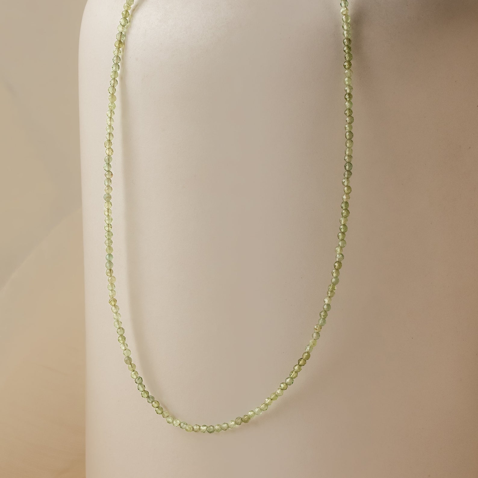 Tranquil Light Green Beaded Necklace: Embrace Summer Serenity